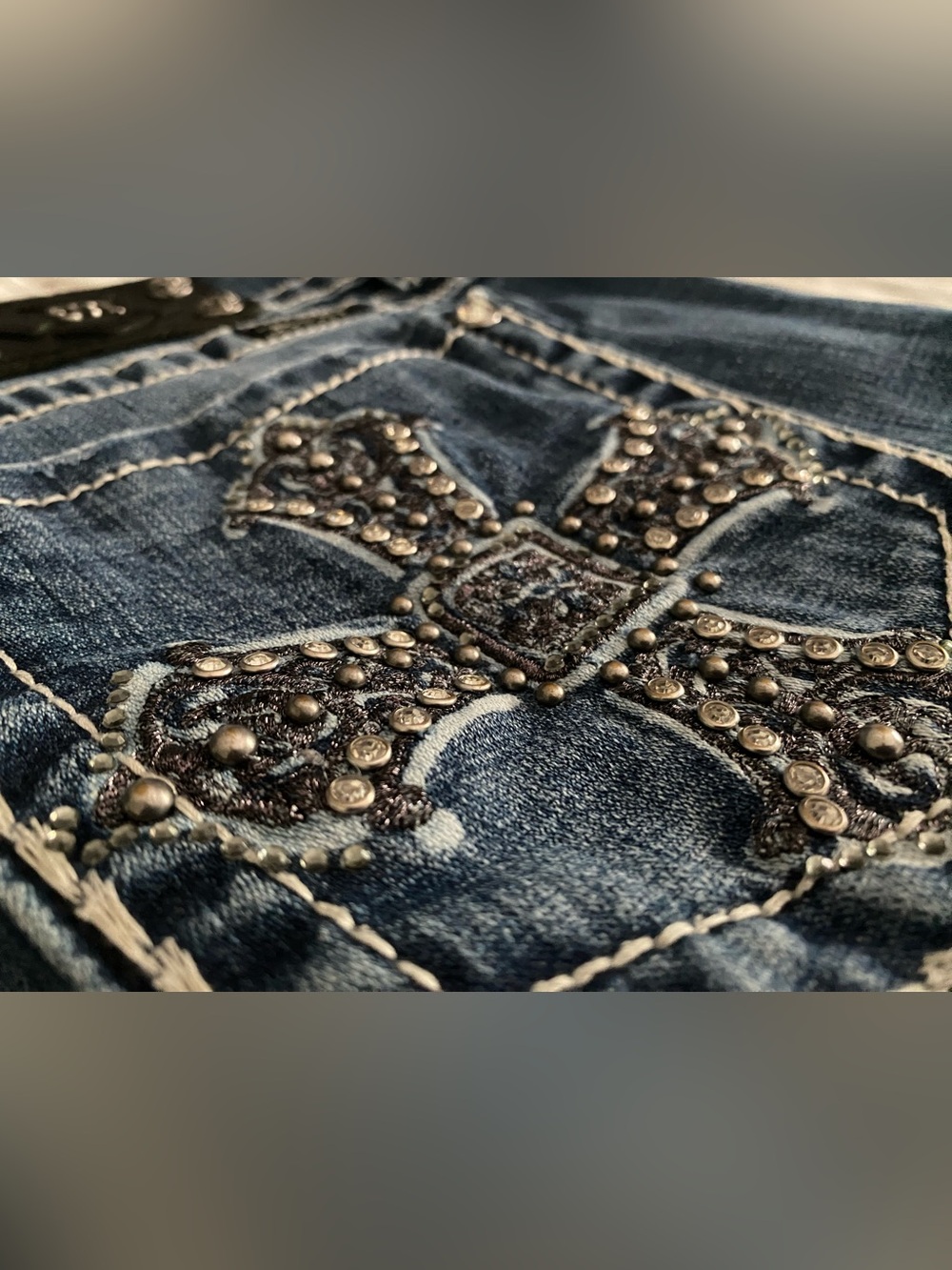 🦋 Miss Me “Like A Prayer” Boot Cut Jeans 🦋 - Picture 2 of 8